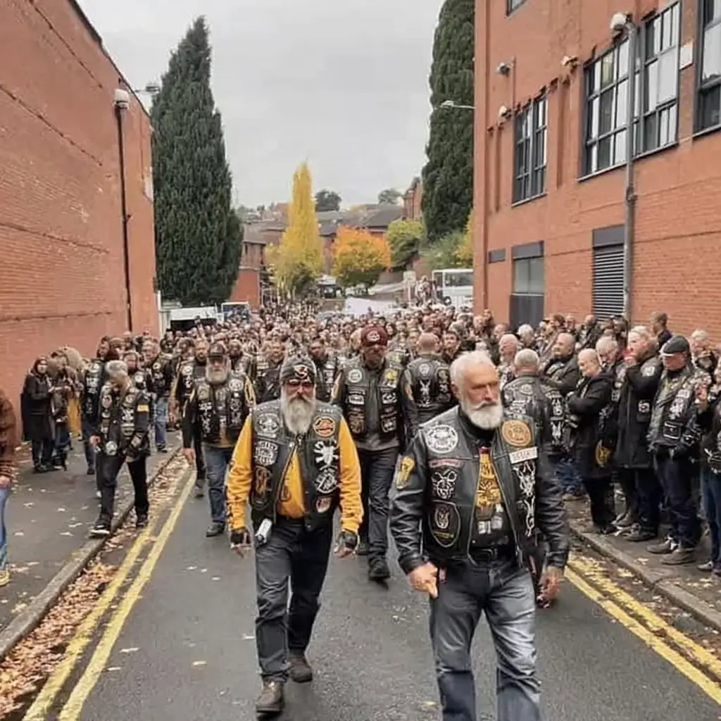 Twenty Armed Bikers Surrounded My Daughter’s School — And I Thought It Was The End